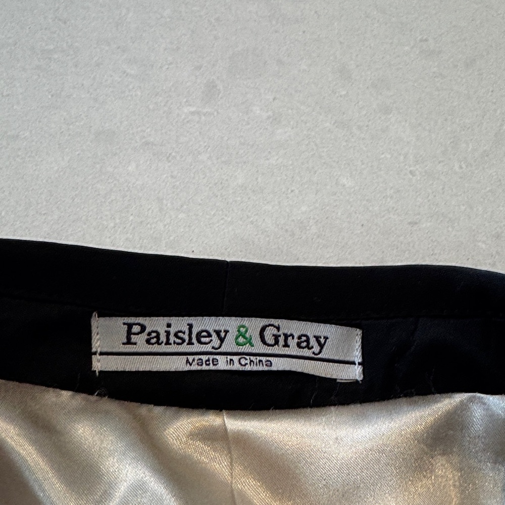 Paisley & Gray Ivory Tuxedo with Black Accents - Picture 5 of 12